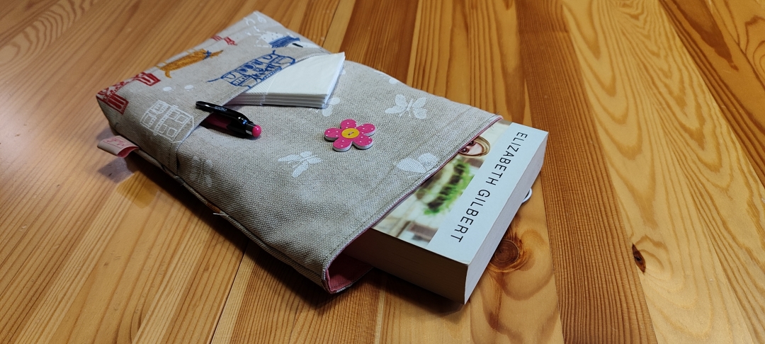 Kézzel készült bélelt textil könyvszütyi