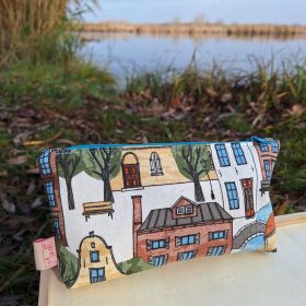 MiniMindenes "Kisváros" neszesszer