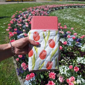 E-book borító /könyv tartó tulipán mintával