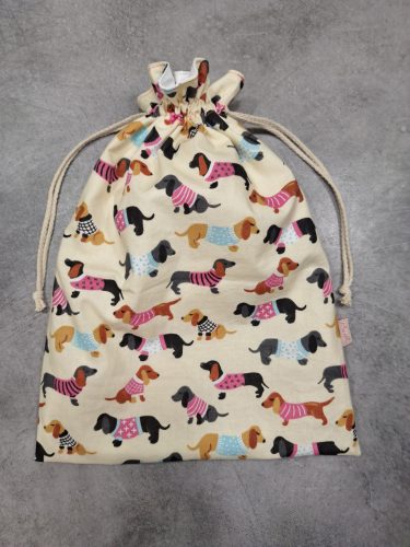 Frissen tartó kenyeres textil zsák, "Tacskós" mintával, Méret: 32x42 cm vagy 25x29 cm
