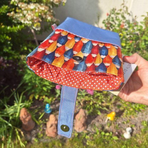 Könyv szütyi /könyvborító /Vízhatlan könyvtartó ceruza mintával