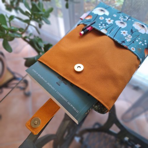 Könyv szütyi /könyvborító /"Tündérkert" Vízhatlan könyborító