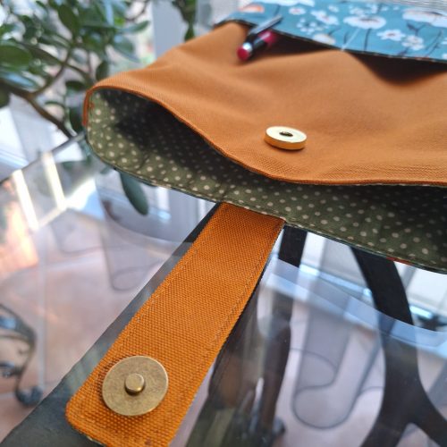 Könyv szütyi /könyvborító /"Tündérkert" Vízhatlan könyborító