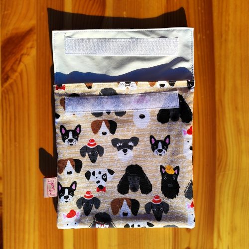 Nasi Tasi "Kalapos Kutyák", mérete 17x19 cm