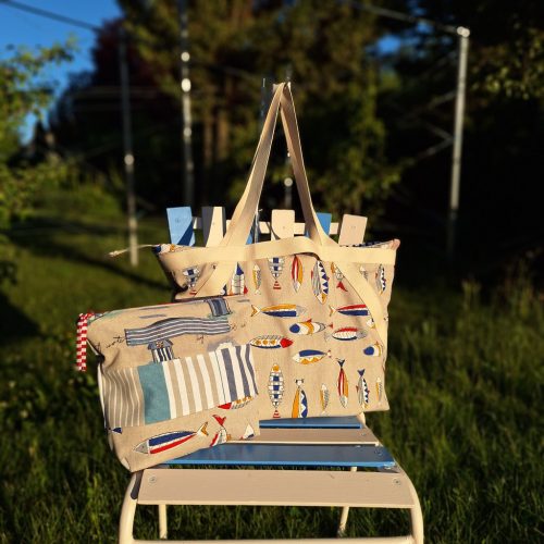 Strandtáska "Halacska"  (cipzáras, kék-fehér csíkos béléssel, zsebbel, dupla füllel)