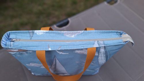 Strandtáska Vitorlát bonts! (cipzáras, kék-fehér csíkos béléssel, zsebbel)