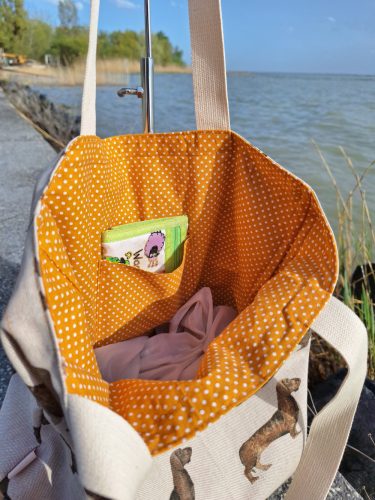 Tacsis vászontáska béléssel (mustársárga bélés, zsebbel)
